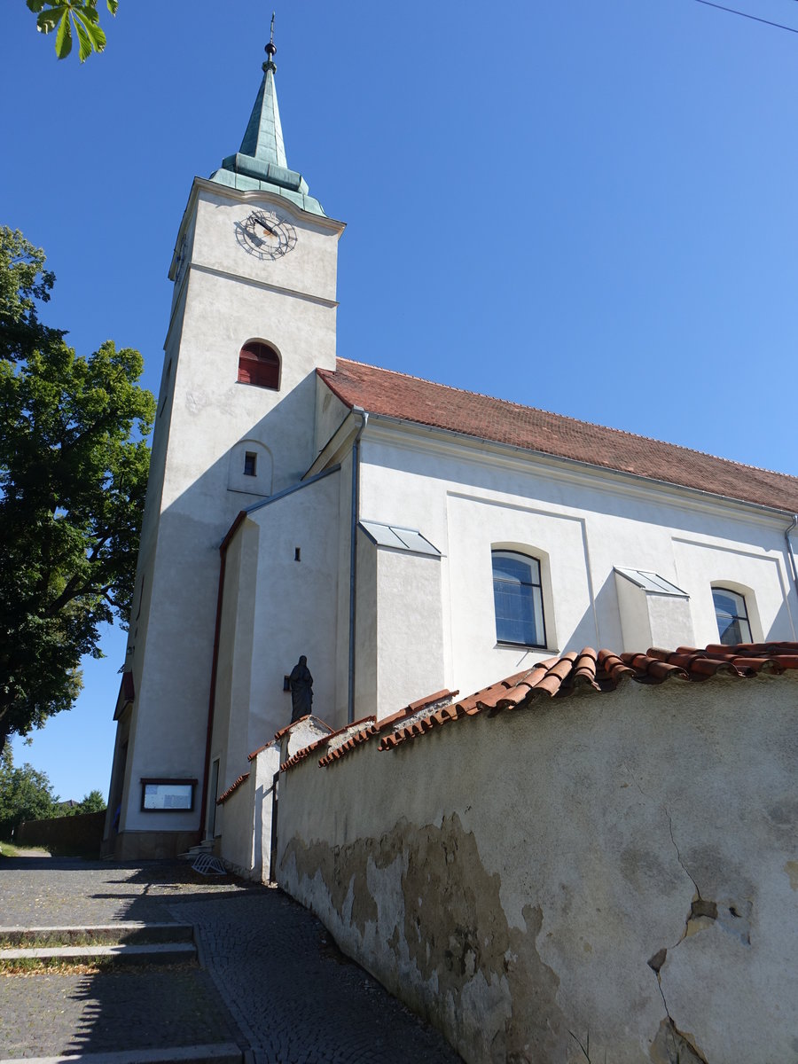 Jedovnice / Jedownitz, kath. Pfarrkirche St. Peter und Paul, klassizistischer Bau, erbaut von 1783 bis 1785 (01.08.2020)