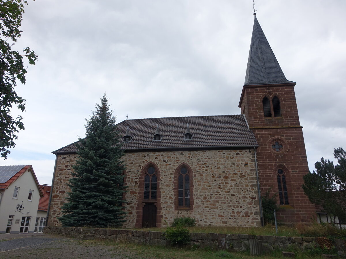 Jesberg, neugotische evangelische Kirche, erbaut 1881 (05.08.2022)