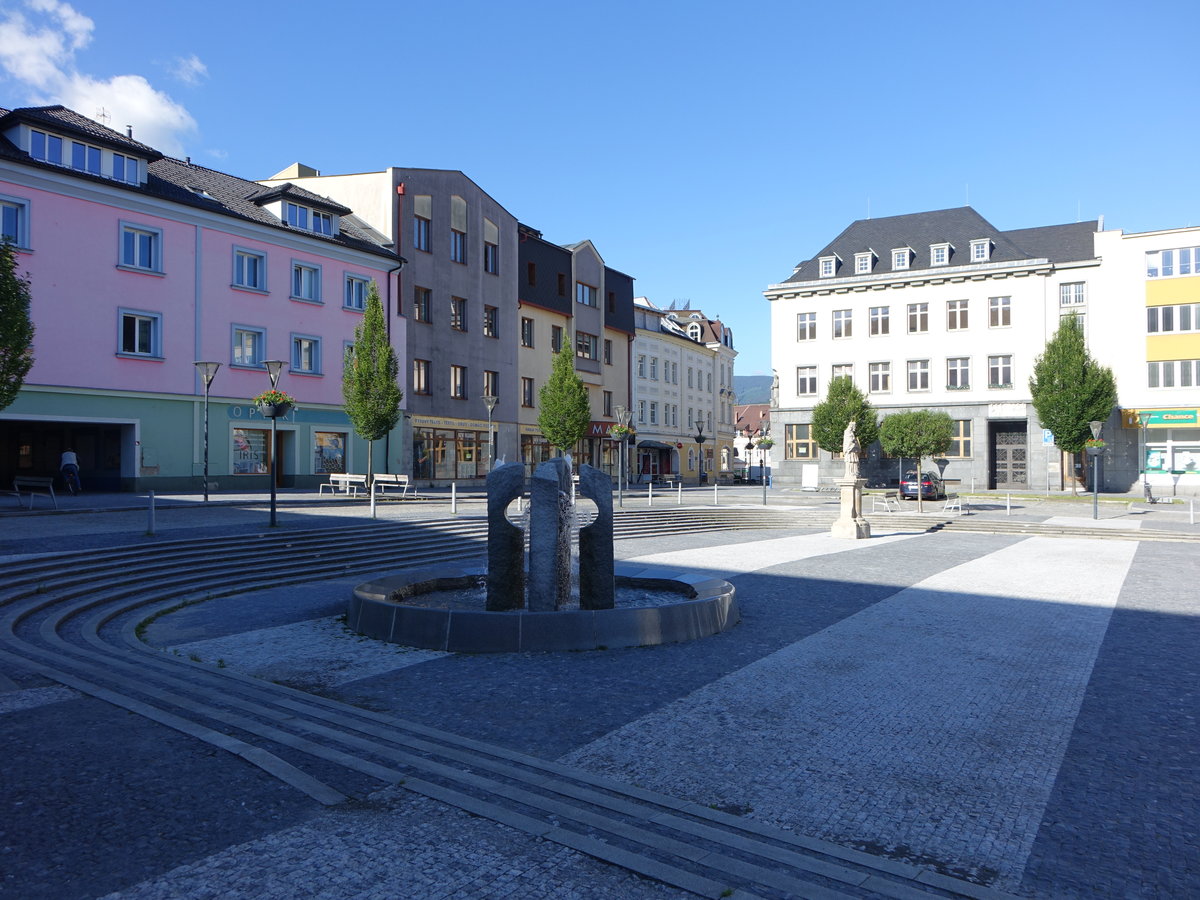 Jesenik / Grfenberg, Brunnen am Masarykovo Namesti (01.07.2020)