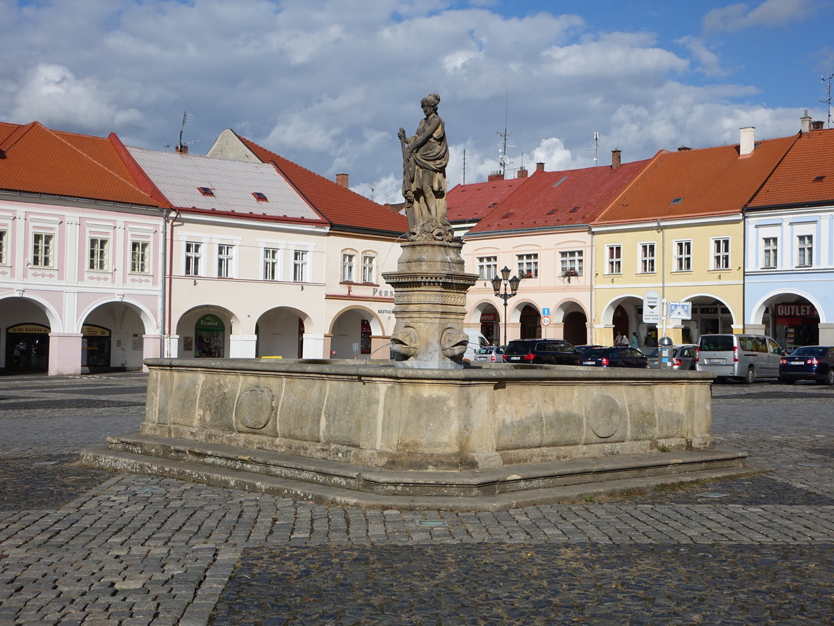 Jicin / Jitschin, Mariensule von 1702 am Waldsteinplatz (28.09.2019)