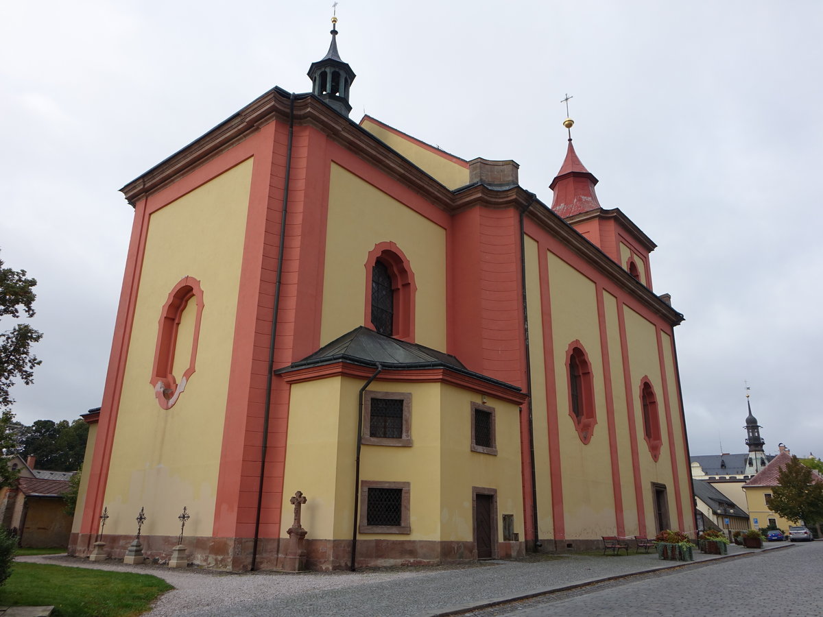 Jilemnice / Starkenbach, Pfarrkirche St. Laurentius, erbaut von 1729 bis 1736 (29.09.2019)