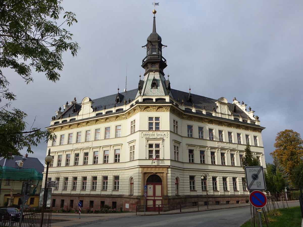 Jilemnice / Starkenbach, Zakladni Schule in der Komenskeho Straße (29.09.2019)