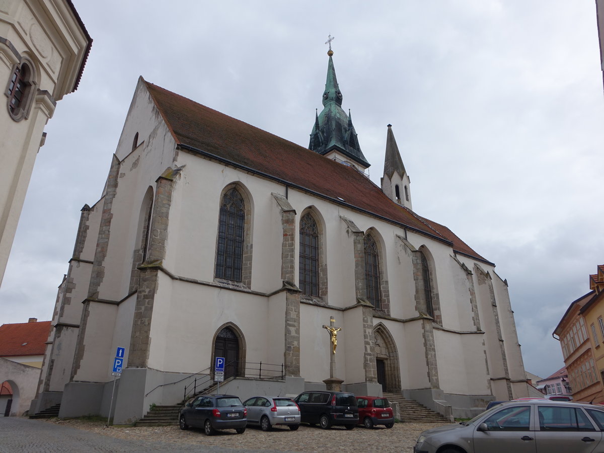 Jindrichuv Hradec, gotische Pfarrkirche Maria Himmelfahrt, erbaut bis 1360 (28.05.2019)
