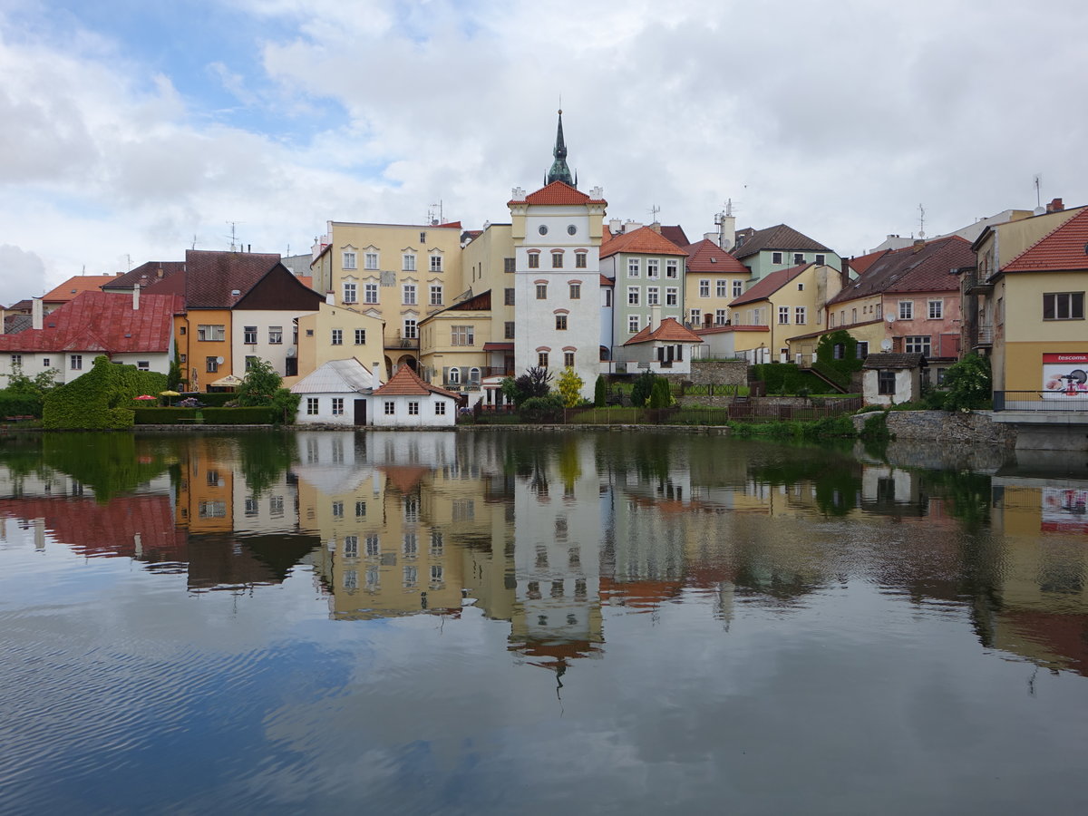 Jindrichuv Hradec, Häuser am Schloßsee Hammersy Potok (28.05.2019)