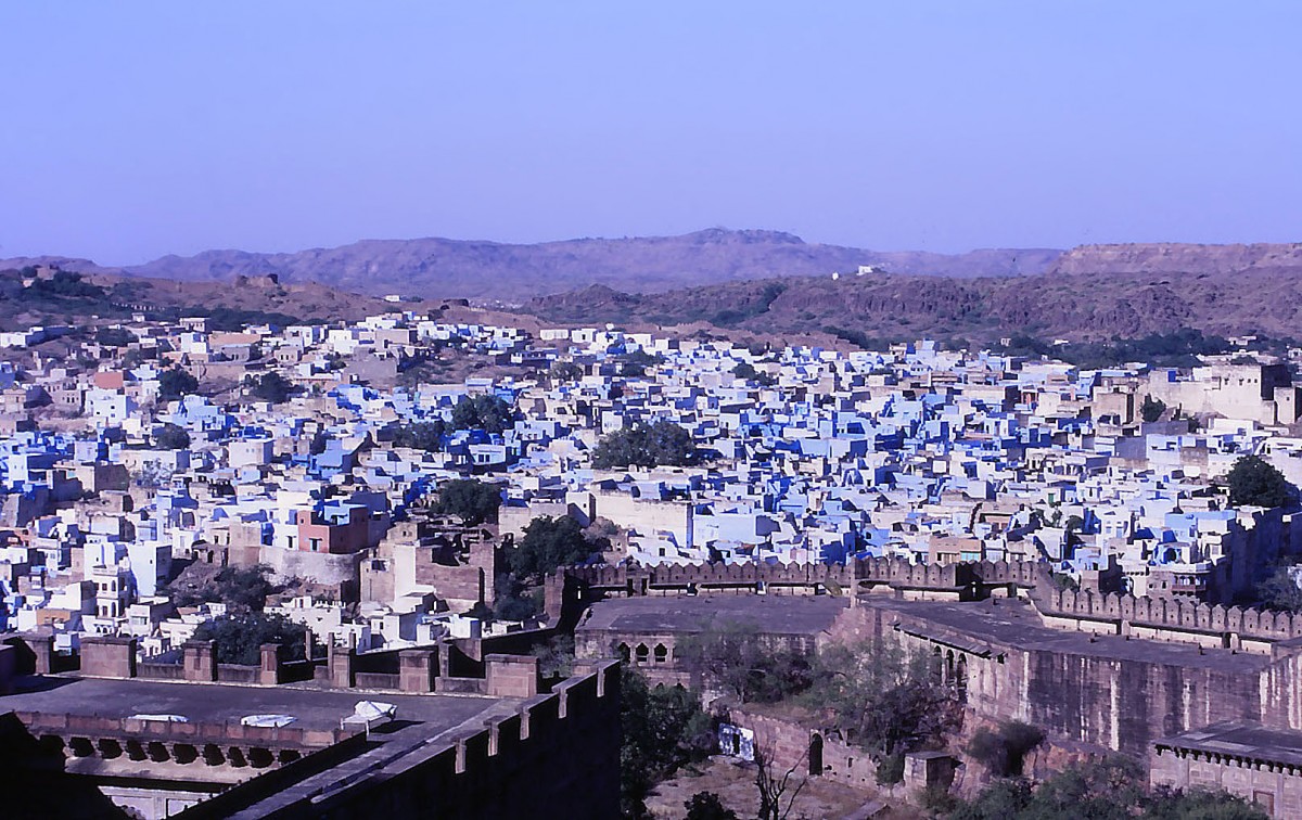 Jodhpur von der Meherangarh-Festung aus gesehen. Aufnahme: Oktober 1988 (Bild vom Dia).