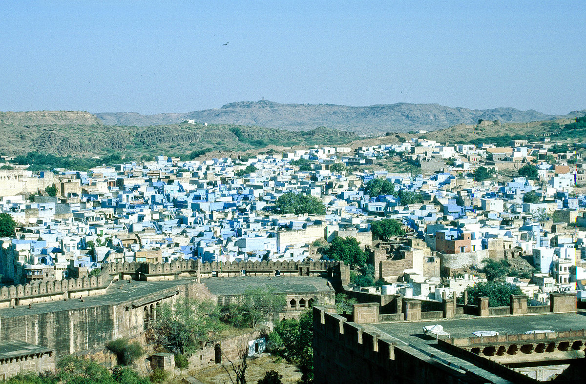 Jodhpur von der Meherangarh-Festung aus gesehen. Aufnahme: Oktober 1988 (Bild vom Dia).