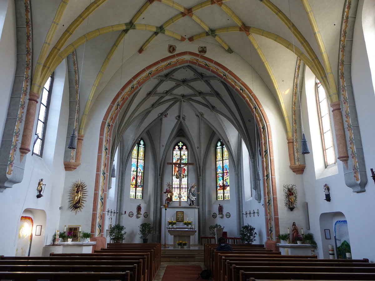 Johanniskirchen, sptgotischer Innenraum der Pfarrkirche St. Johann Baptist (20.11.2016)