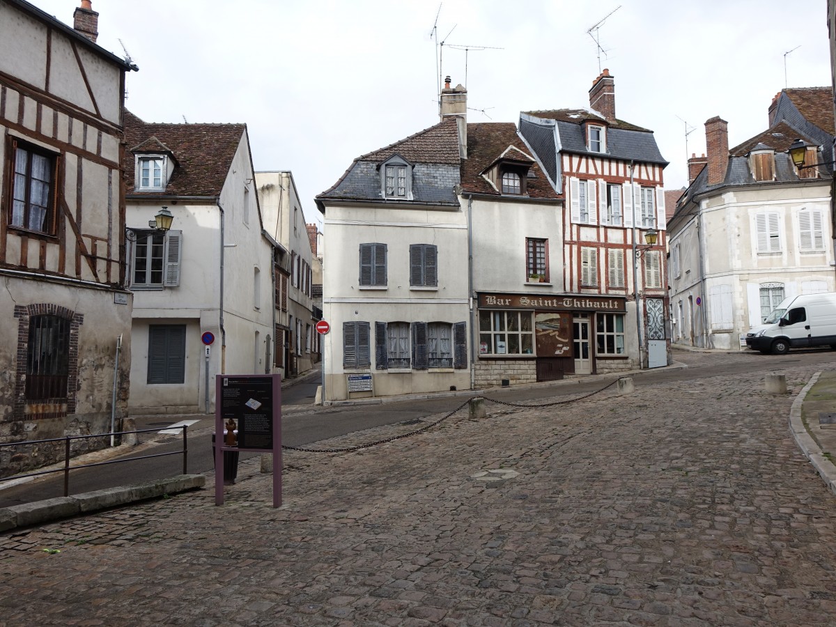 Joigny, Place du Pilori (28.10.2015)
