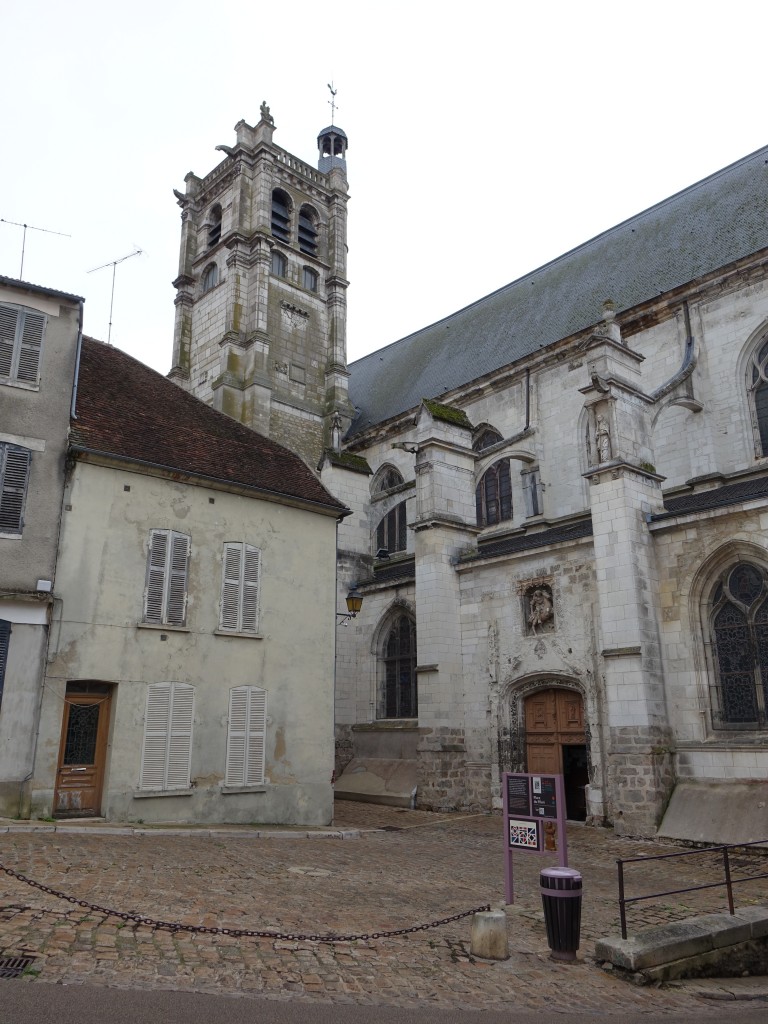 Joigny, Saint-Thibault Kirche, erbaut von 1490 bis 1529, Turm 18. Jahrhundert (28.10.2015)
