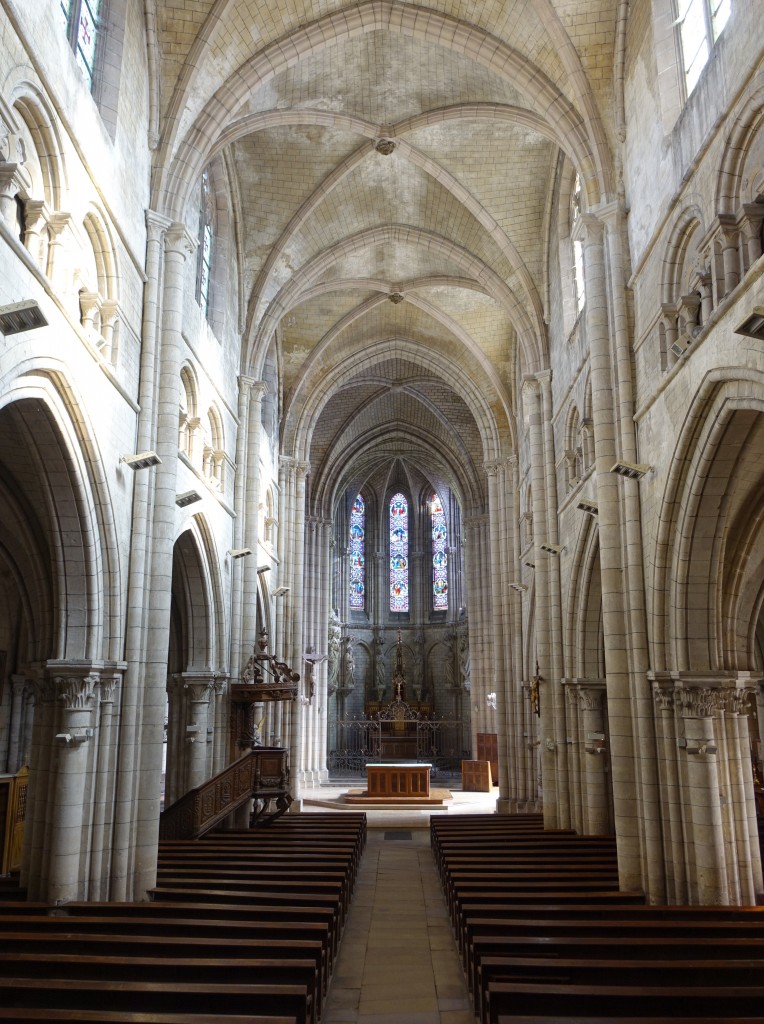 Joinville, Mittelschiff der Notre Dame Kirche (26.10.2015)