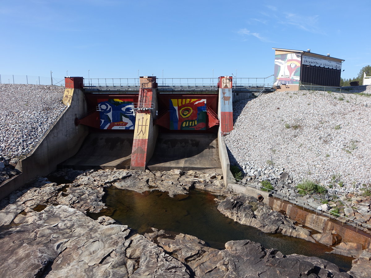 Jokkmokk, Kunst am Wasserkraftwerk am Akkatsdamm (01.06.2018)