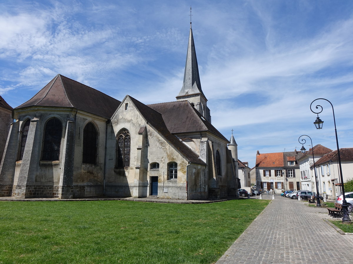 Jouarre, Kirche St. Pierre und St. Paul, erbaut im 16. Jahrhundert (10.07.2016)