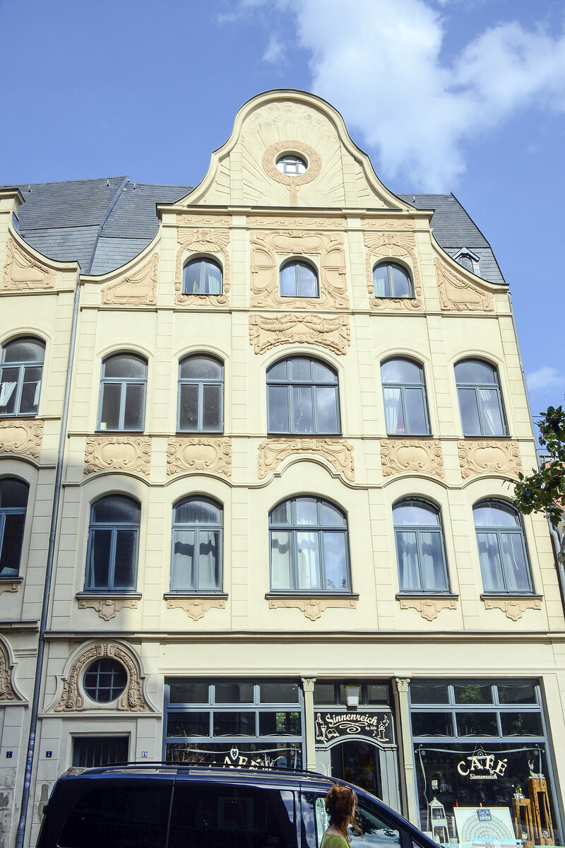 Jugendhaus - Hinter dem Chor in der Altstadt von Wismar. Aufnahme: 18. Juni 2022.