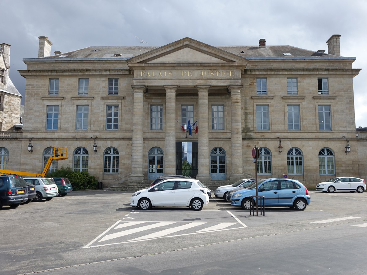 Justizpalast von Alencon am Place Foch (17.07.2015)