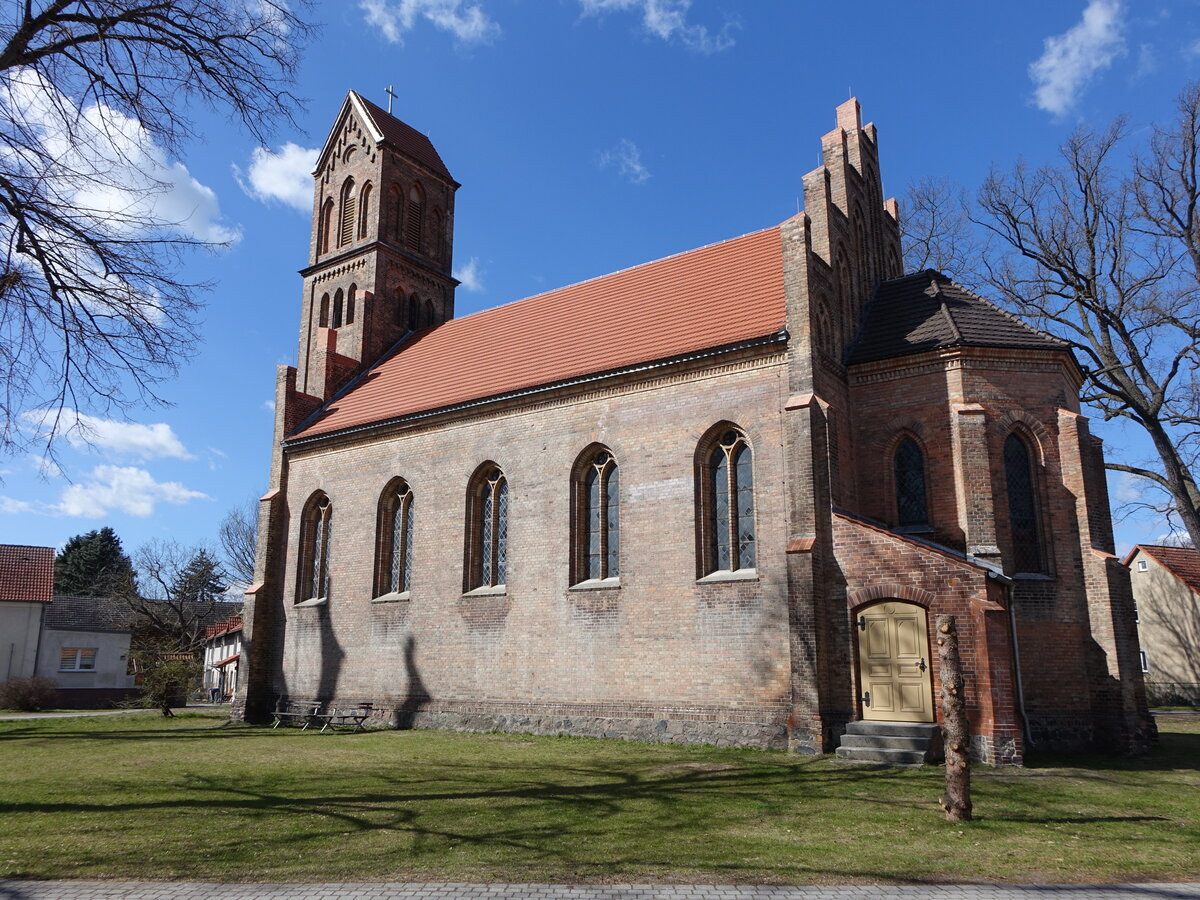 Kablow, evangelische Kirche, neugotische Saalkirche erbaut von 1869 bis 1870 (07.04.2026)