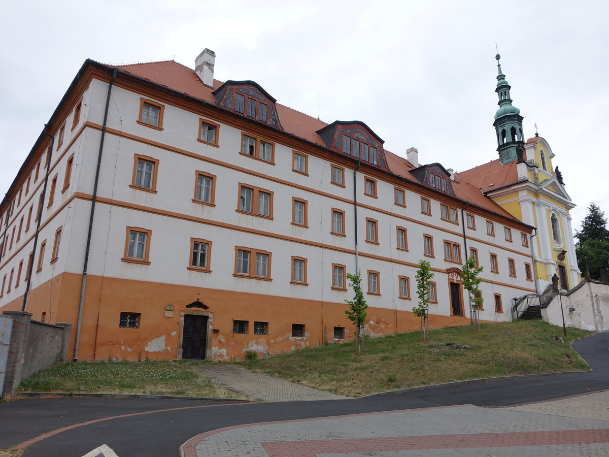 Kaden / Kaaden, Elisabethkloster mit Kirche der Hl. Familie (07.07.2019)