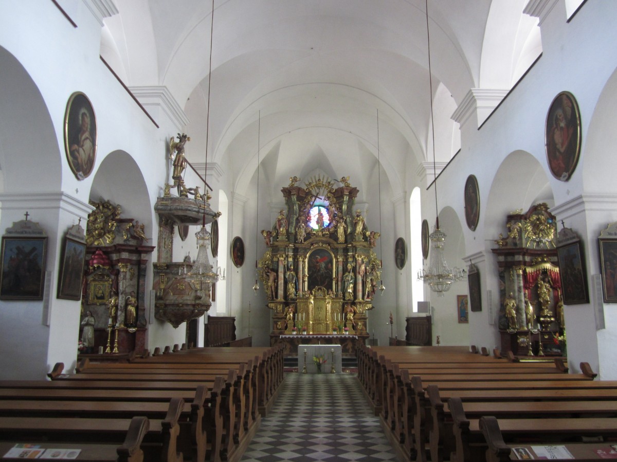 Kainach, Langschiff der St. Georg Kirche, Hochaltar mit Statuen von Balthasar Prandtsttter (19.08.2013)