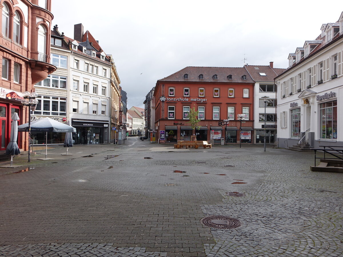 Kaiserslautern, Gebude am Marktplatz in der Altstadt (16.05.2021)