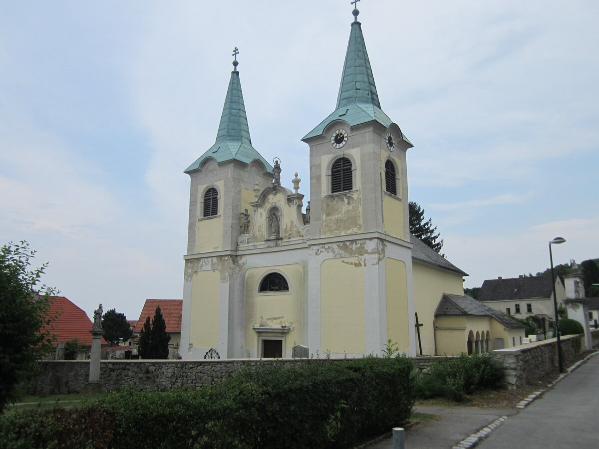 Kaisersteinbruch, Pfarrkirche St. Rochus und Sebastian, erbaut von 1647 bis 1652 (27.07.2014)