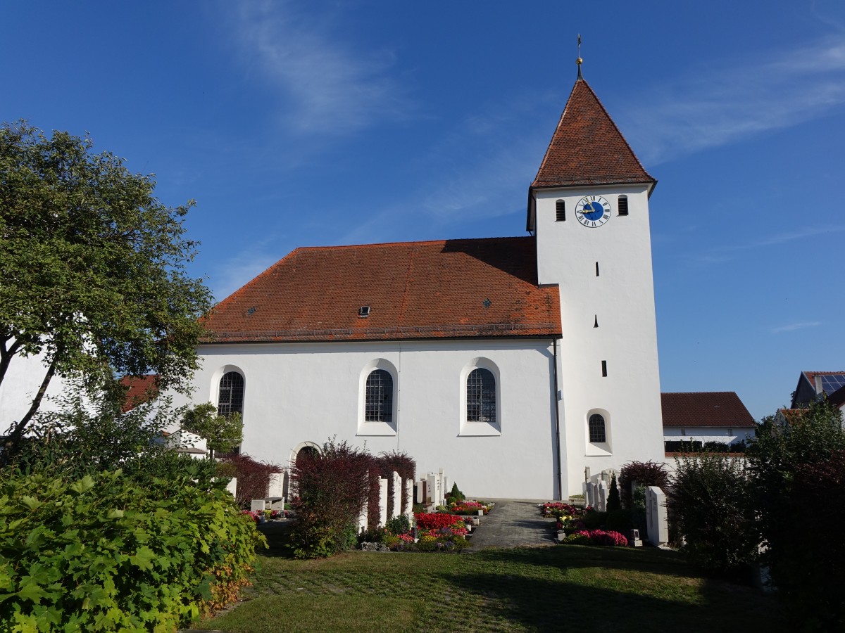Kaldorf, St. Andreas Kirche, Saalkirche mit Walmdach, erbaut 1709 durch Johann Baptist Camesino, Langhaus 1925 verlngert (23.08.2015)