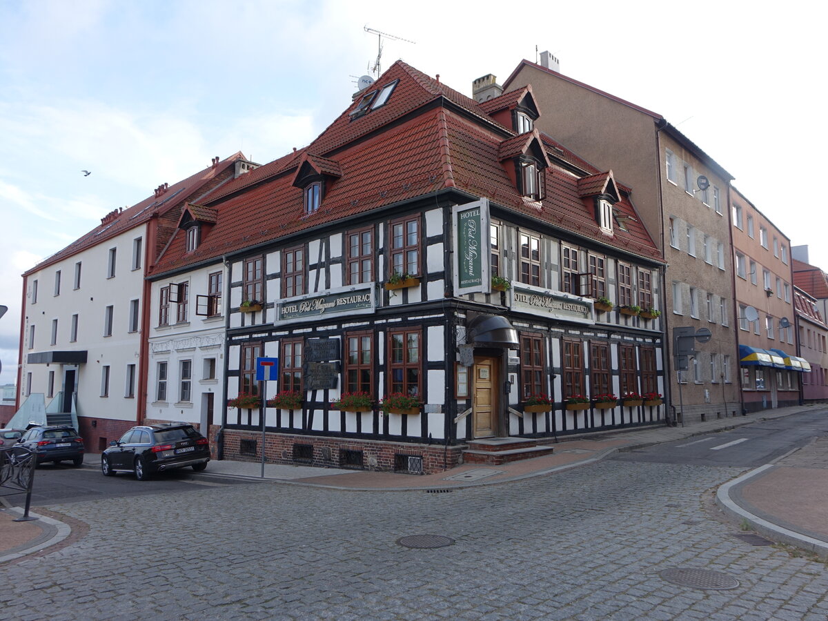 Kamien Pomorski / Cammin, Fachwerkhaus am Stary Rynek Platz (01.08.2021)