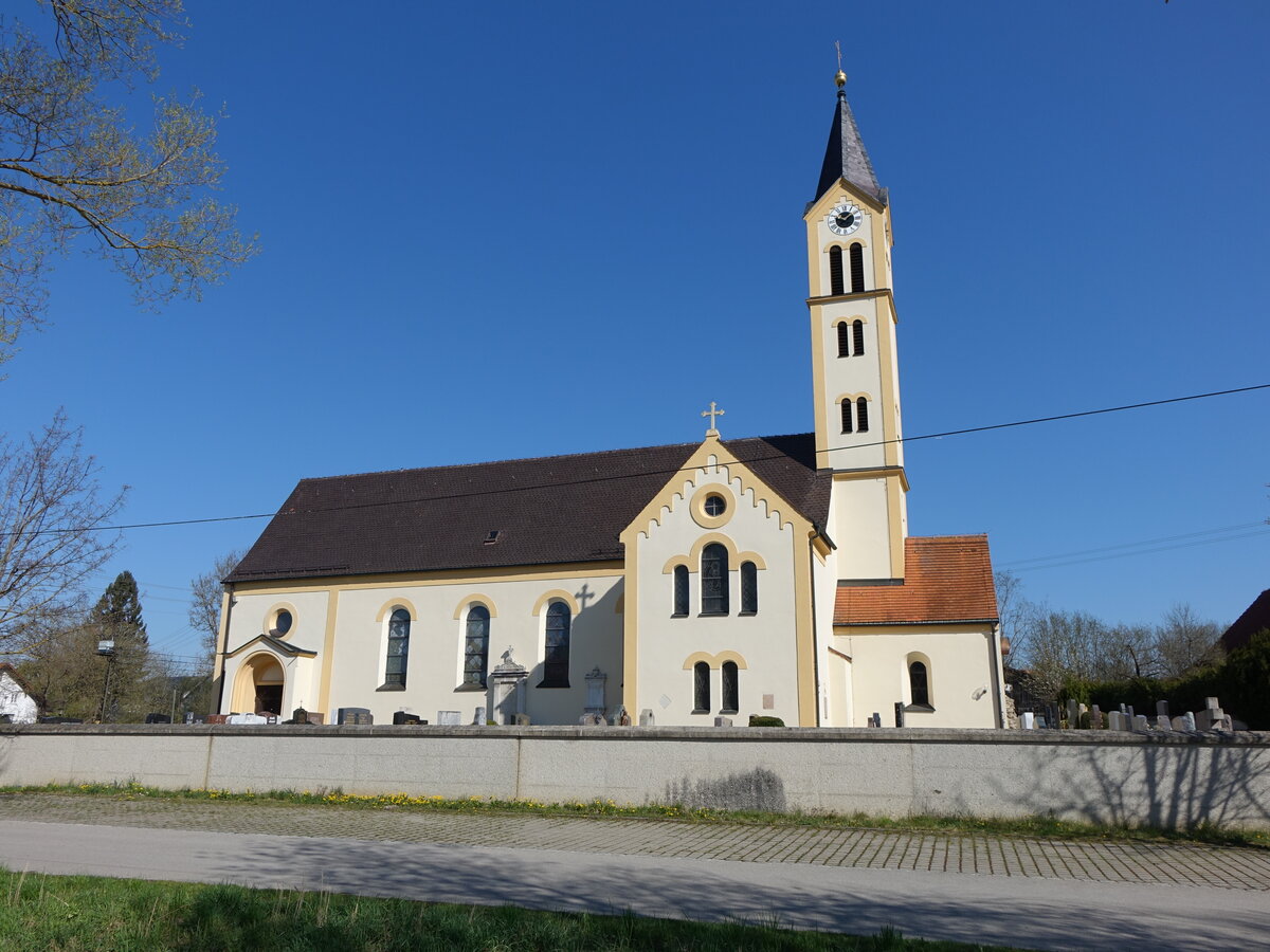 Kammerberg, Pfarrkirche St. Johannes der Tufer, erbaut 1890 im Stil des Historismus durch B. Grl (19.04.2015)