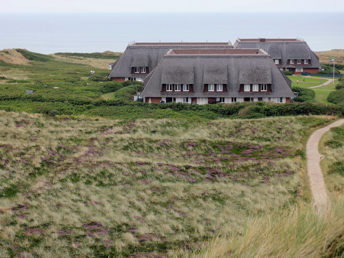 Kampen gesehen von dem Weg zu Uwe Dne die hchste Erhebung der Nordsee-Insel Sylt am 14. August 2015. 