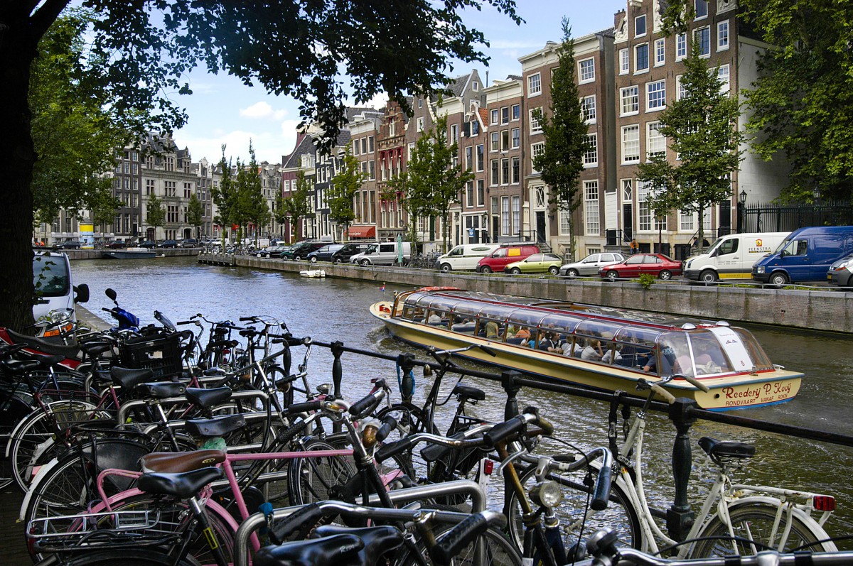 Kanalrundfahrt auf dem Keizersgracht in Amsterdam. Aufnahme: August 2008.