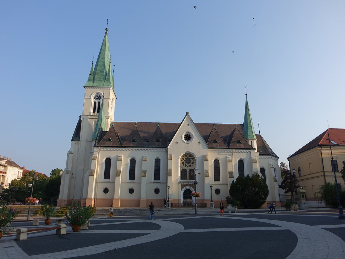Kaposvar, neugotische Liebfrauenkirche, erbaut bis 1886 durch Otto Tandor (31.08.2018)