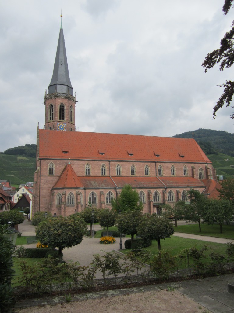 Kappelrodeck, Kath. St. Nikolaus Kirche, erbaut von 1902 bis 1907, die Kirche hat mit 76 Meter den zweithchsten Kirchturm der Erzdizese Freiburg (01.09.2014)