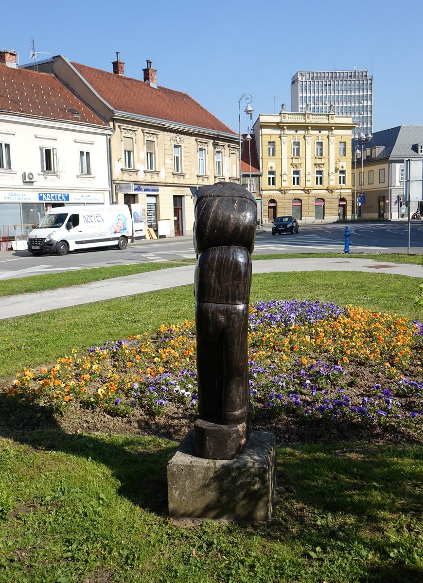 Karlovac, Skultpur an der Domobranska Strae (01.05.2017)