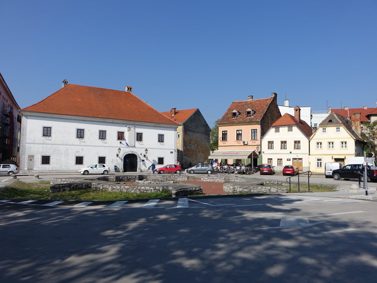 Karlovac, Stadtmuseum am Platz Josipa Jurja Strossmayera, erbaut 1670 als Palais fr Vuk Krsto Frankopan (01.05.2017)
