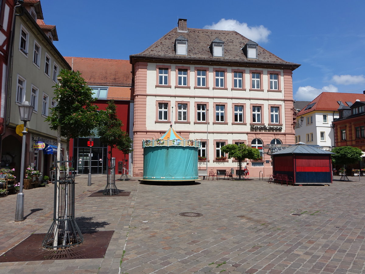 Karlstadt a. Main, Gebude der Sparkasse am Marktplatz (26.05.2018)