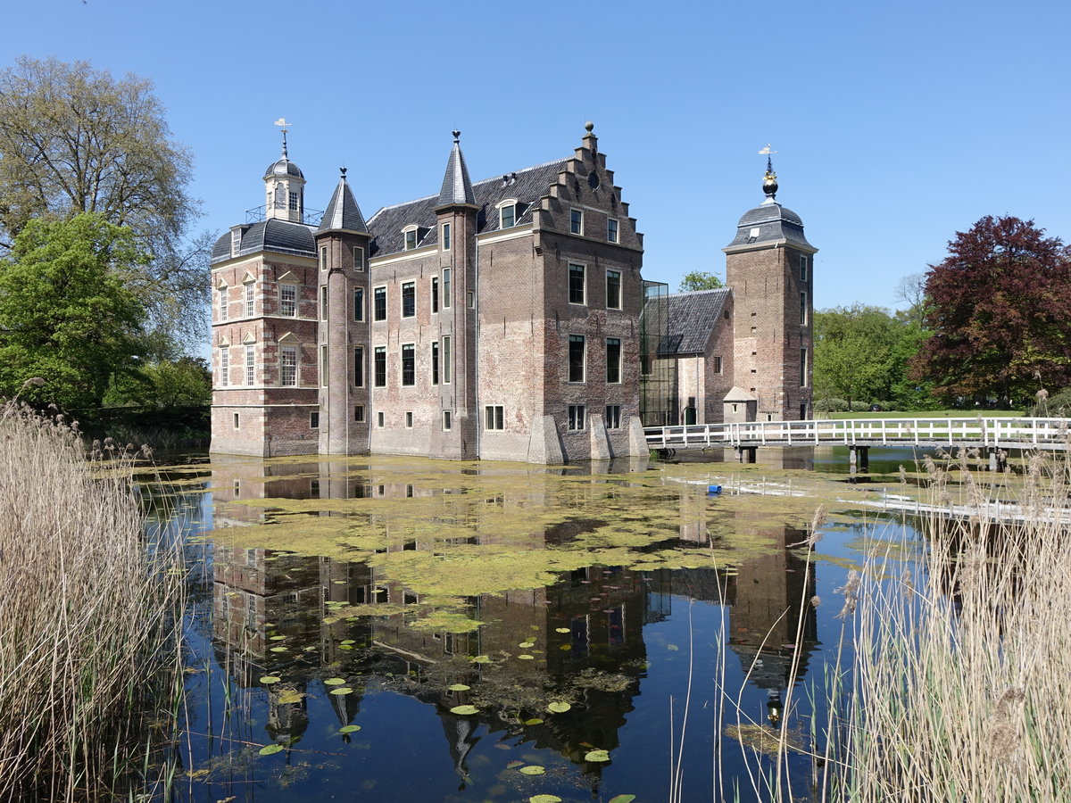 Kasteel Ruurlo, erbaut 1312 von der Familie van Roderlo, Renaissanceturm von 1572, heute Rathaus (08.05.2016)