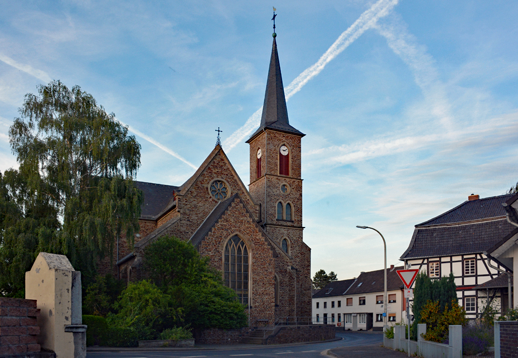Kath. Kirche  St. Jakobus der ltere  in Ersdorf (Meckenheim) - 09.07.2016