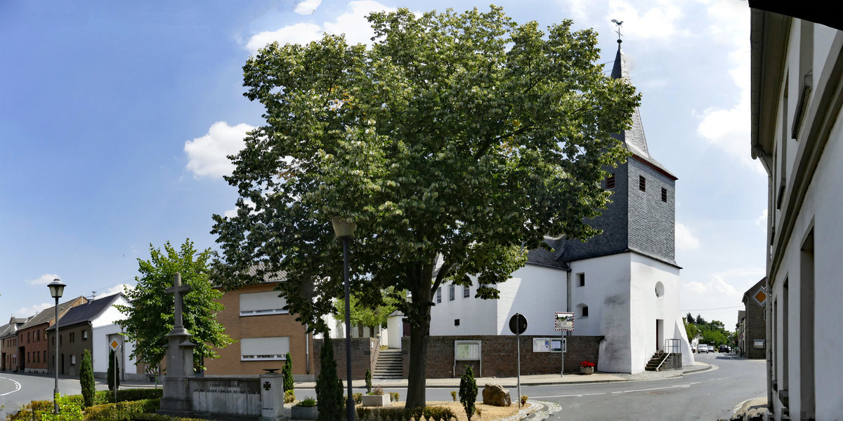 Kath. Pfarrkirche St. Georg in Swisttal-Miel. 1. Hlfte des 12. Jahrhunderts erbaut, mit anschlieend zahlreichen Umbauten - 13.07.2018