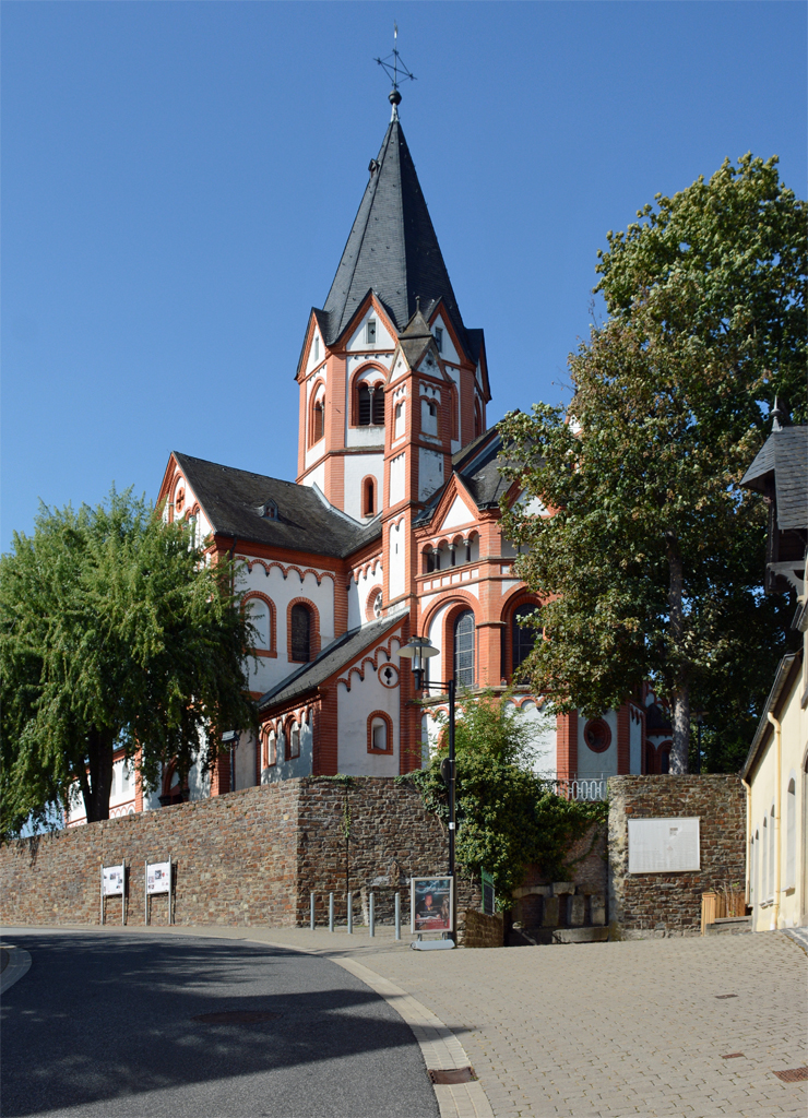 Kath. Pfarrkirche St. Peter, Kirchweihe am 15.08.1241, Sinzig am Rhein 24.09.2016