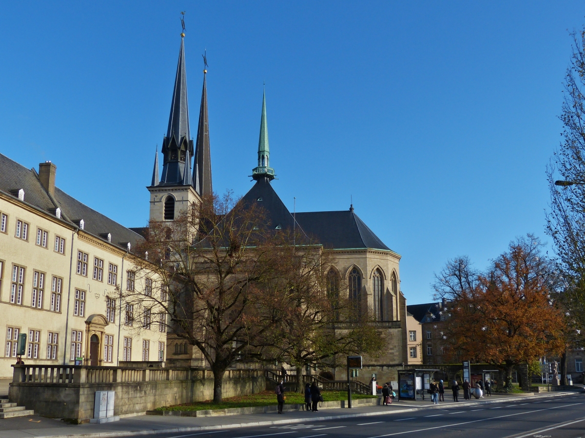 Kathedrale unserer lieben Frau von Luxemburg in der Stadt Luxemburg, aufgenommen am 26.11.2020.