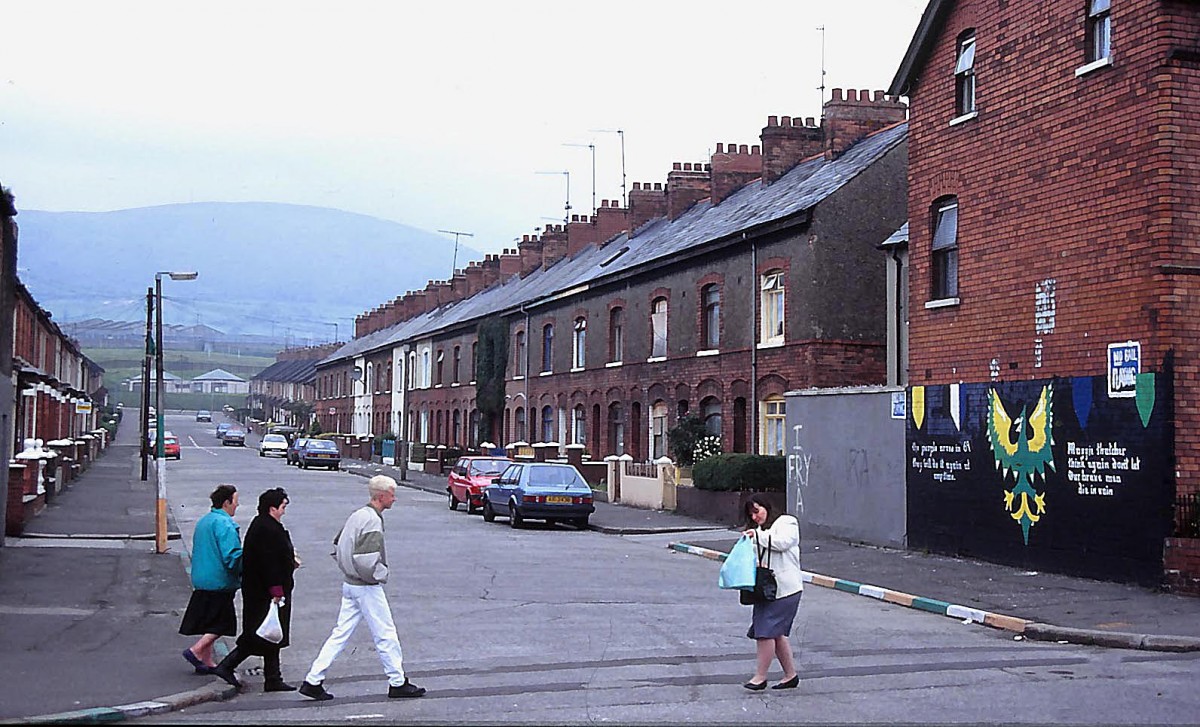Katholisches Viertel in West-Belfast. Aufnahme: Juli 1991 (Foto vom Dia).