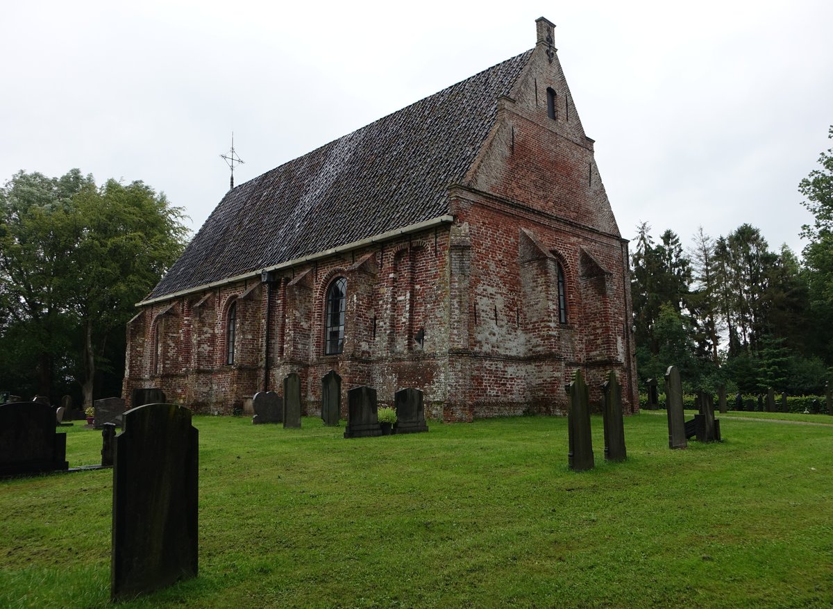 Katlijk, niederl. Ref. Thomaskirche, einschiffige sptgotische Kirche, erbaut 1525 mit Strebepfeilern und einem dreiseitig geschlossenen Chor (25.07.2017)