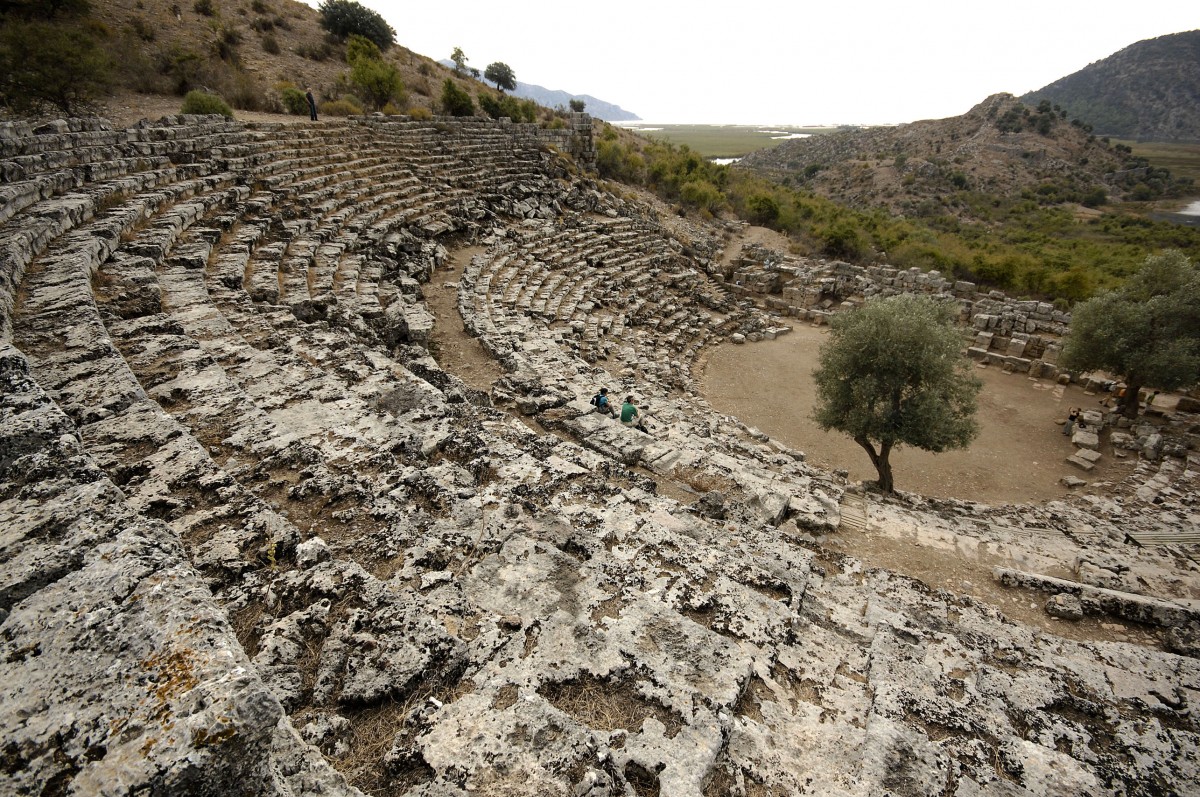 Kaunos Amphitheater von Dalyan. Aufnahme: Oktober 2010.