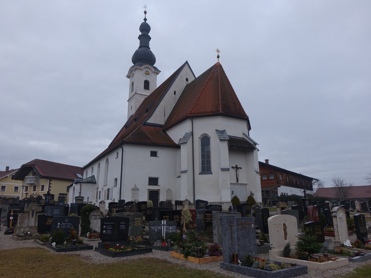 Kay, sptgotische St. Martinus Kirche, erbaut im 15. Jahrhundert, sptbarocker Ausbau von 1780 bis 1790 (15.02.2016)