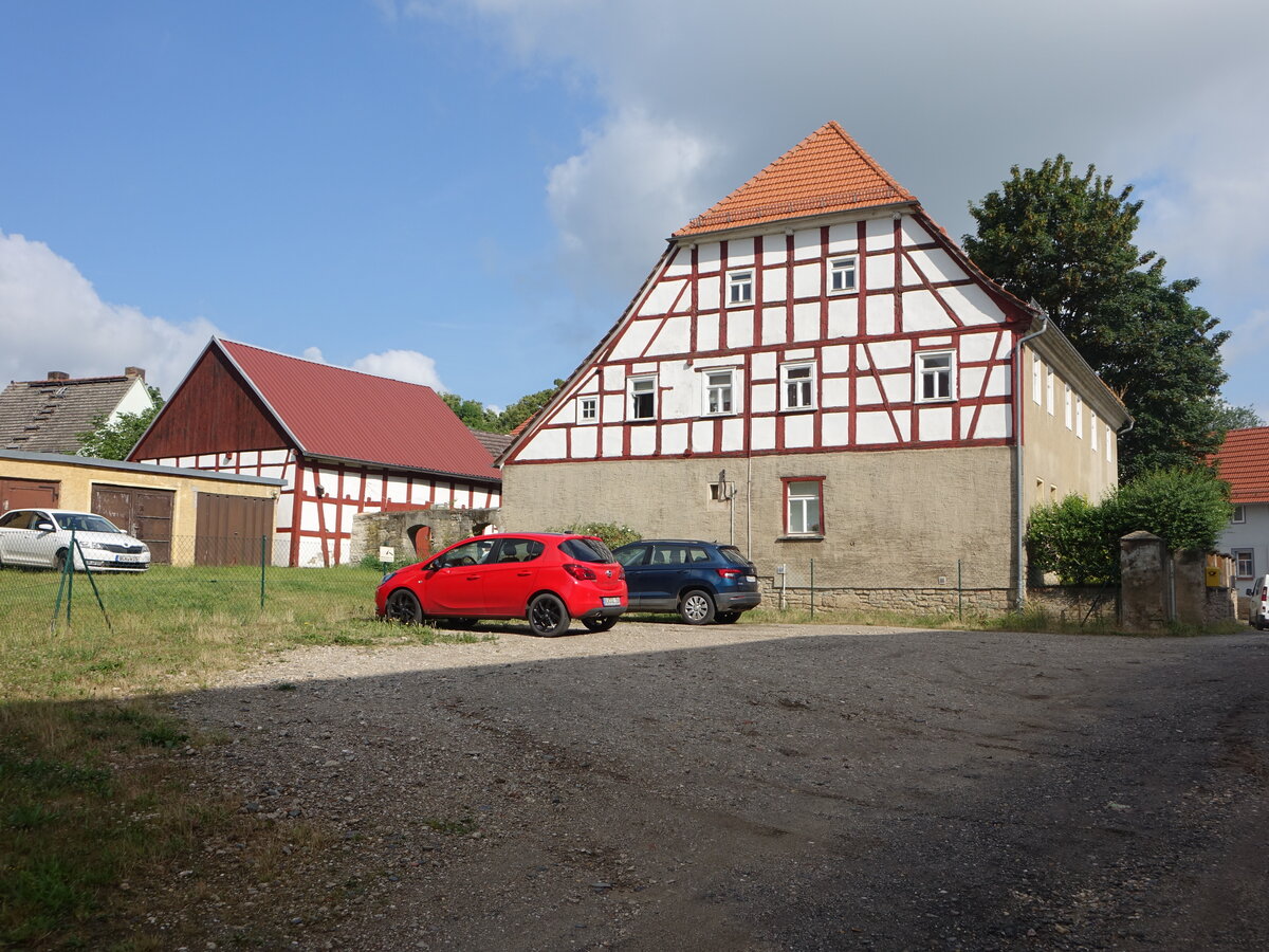 Kayna, Fachwerkhuser am Kirchplatz (24.06.2023)