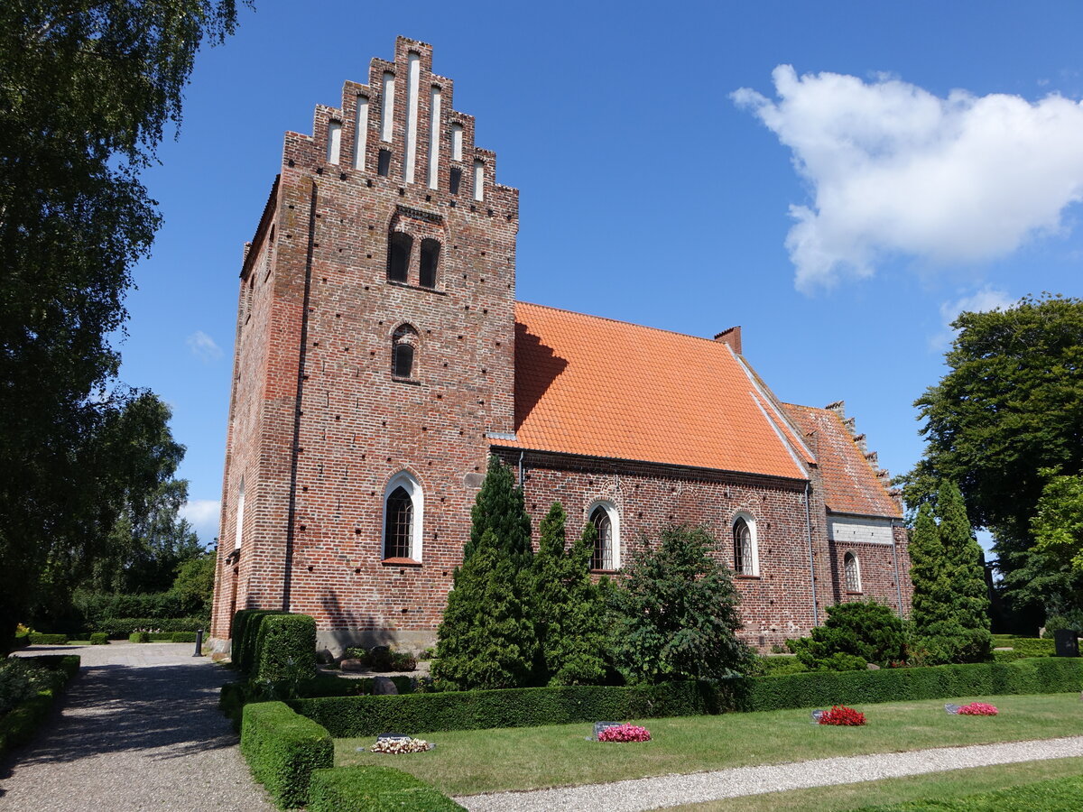 Keldby, romanische evangelische Dorfkirche, eraut im 13. Jahrhundert (19.07.2021)