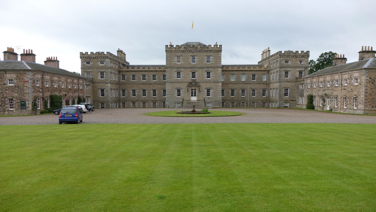 Kelso, Mellerstain House, schott. Herrenhaus aus dem 18. Jahrhundert, erbaut ab 1725 durch William Adam, vollendet von 1770-1778 durch Robert Adam (10.07.2015)