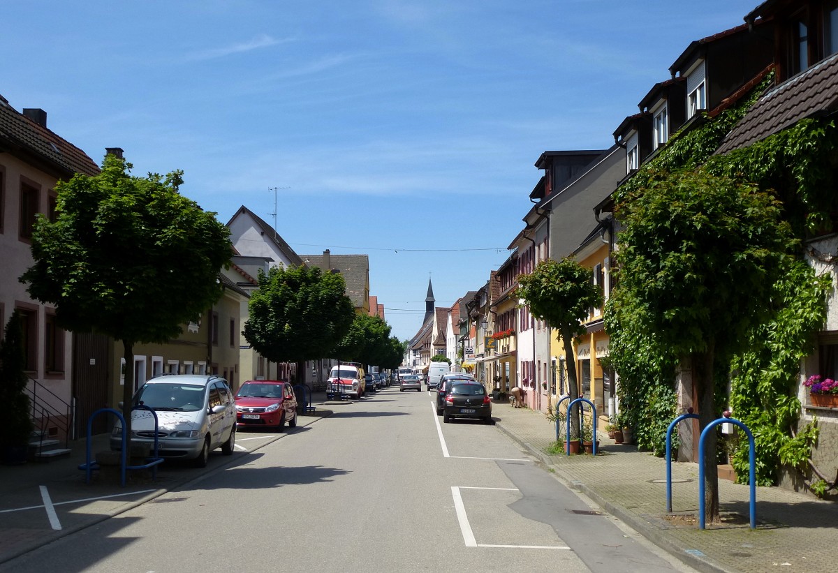 Kenzingen, Blick in die Brotstrae, Juni 2013