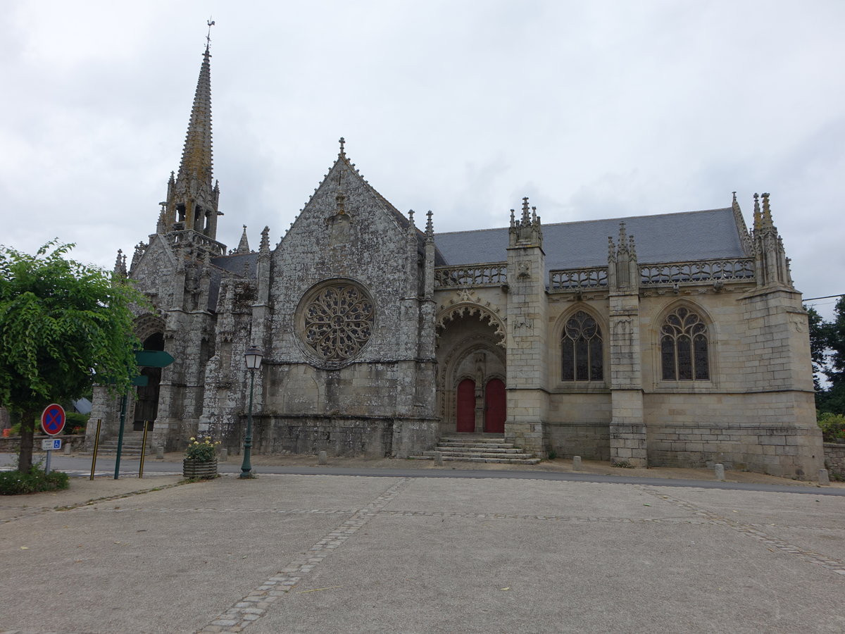 Kernascleden, Kirche Notre-Dame, erbaut bis 1453 (11.07.2017)