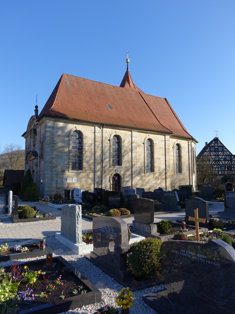 Kersbach, Pfarrkirche St. Helena, erbaut von 1740 bis 1742, Saalbau mit eingezogenem Chor, Spitzhelmturm von 1709 (05.04.2015)