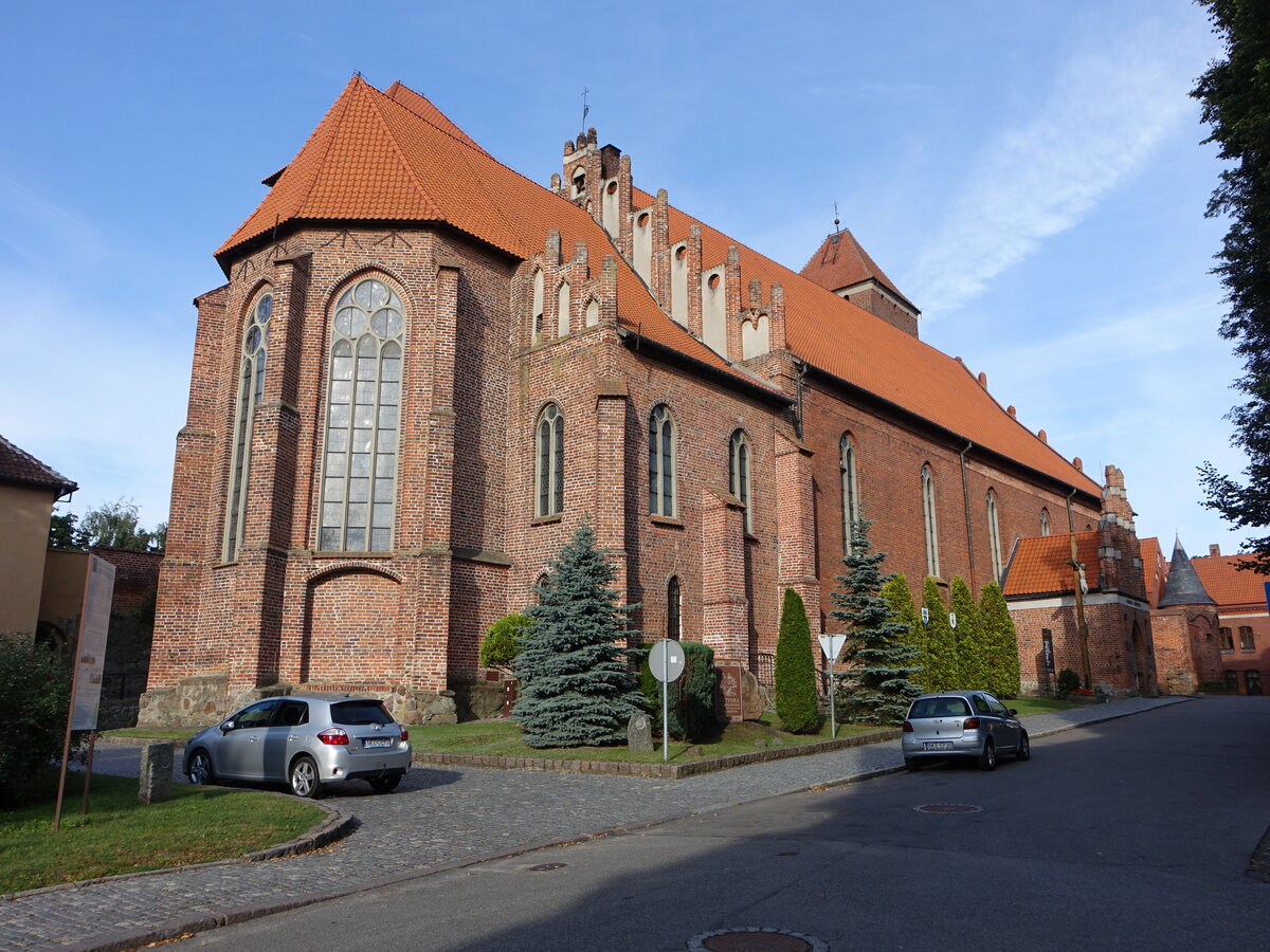 Ketrzyn / Rastenburg, Pfarrkirche St. Georg, gotische Hallenkirche, erbaut im 14. Jahrhundert (04.08.2021)