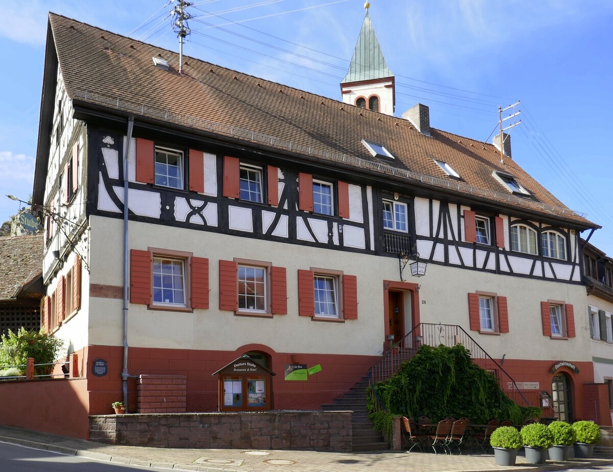 Kiechlinsbergen, das Gasthaus  Zur Stube , das Gebude stammt von 1589, Sept.2022